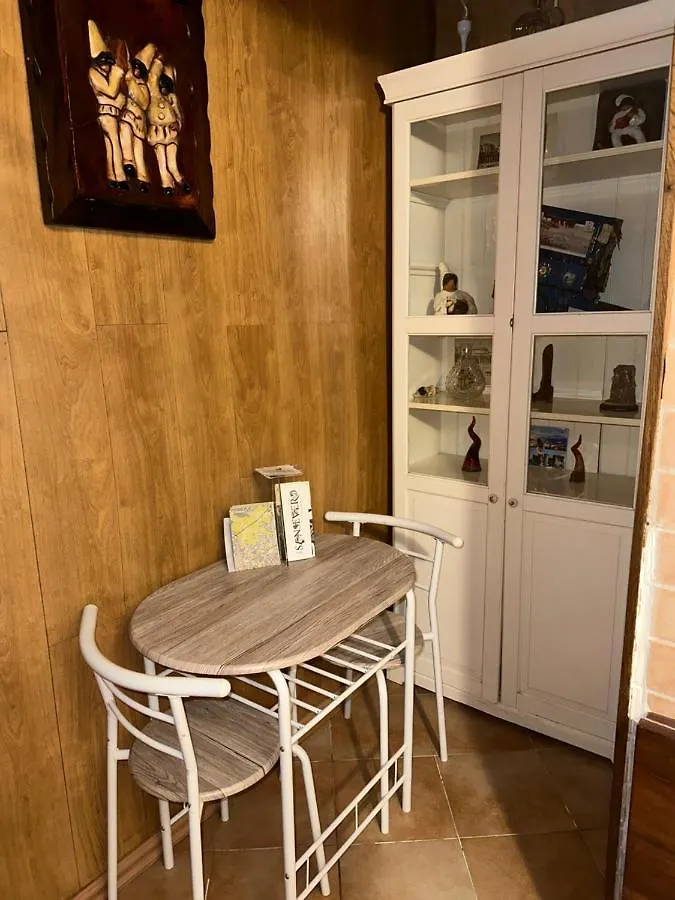 Tiny House - Spaccanapoli Apartment 0*, Naples